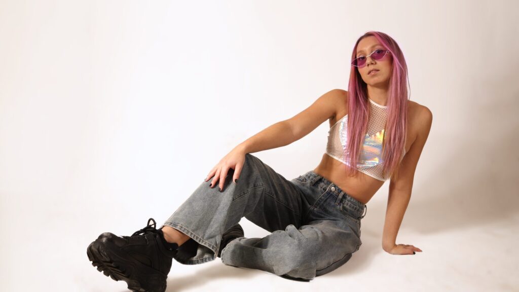 Producer and DJ ROXIE Returns with New Single 'Turn It Up'